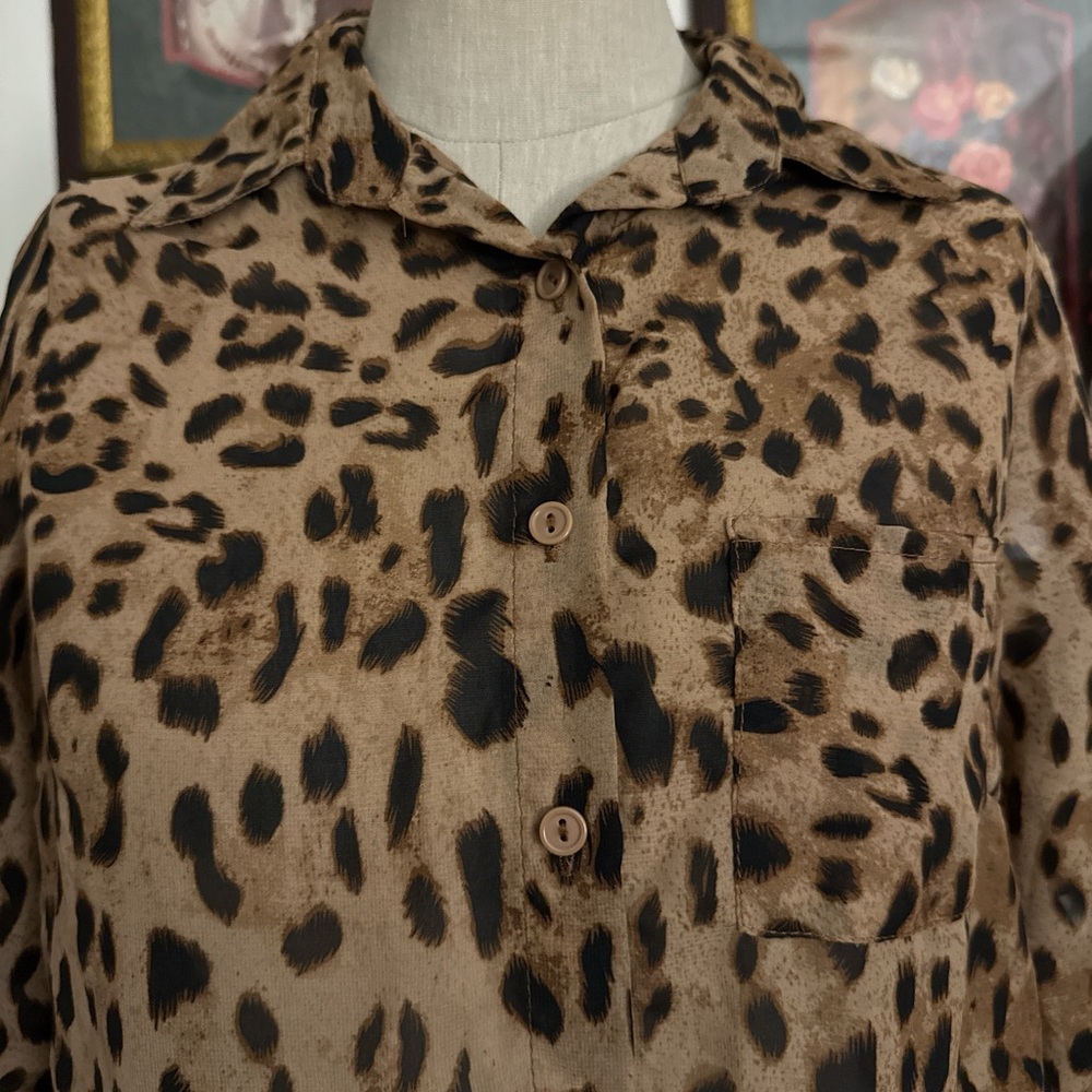 Leopard button up - Picture 2 of 5
